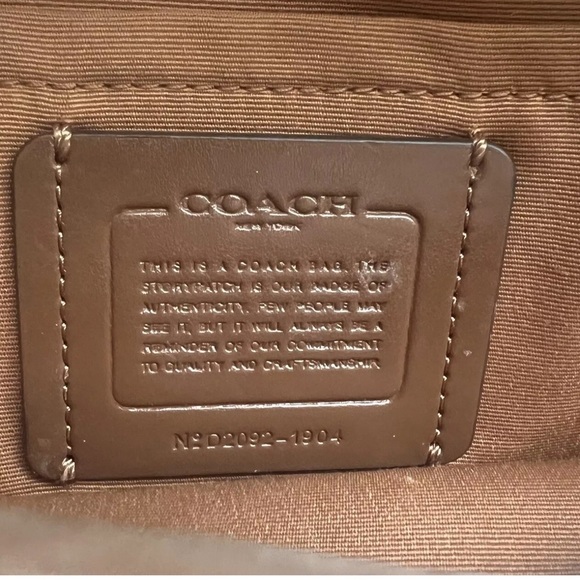 NWT Authentic Coach Jes Crossbody MARVEL Quilted Captain America Star Ivory $428 - Picture 15 of 16